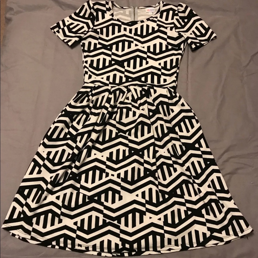 Lularoe Amelia dress size small